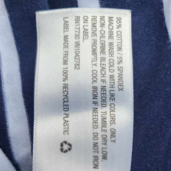 Woman's Shirt - Picture 4 of 4